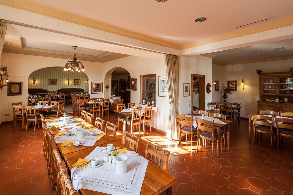 Hotel Pfaffenhofen Schwabenheim an der Selz Екстериор снимка